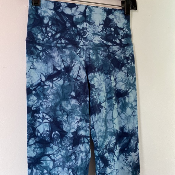 Lululemon Wunder Under High Waisted Athletic Leggings - Picture 2 of 3